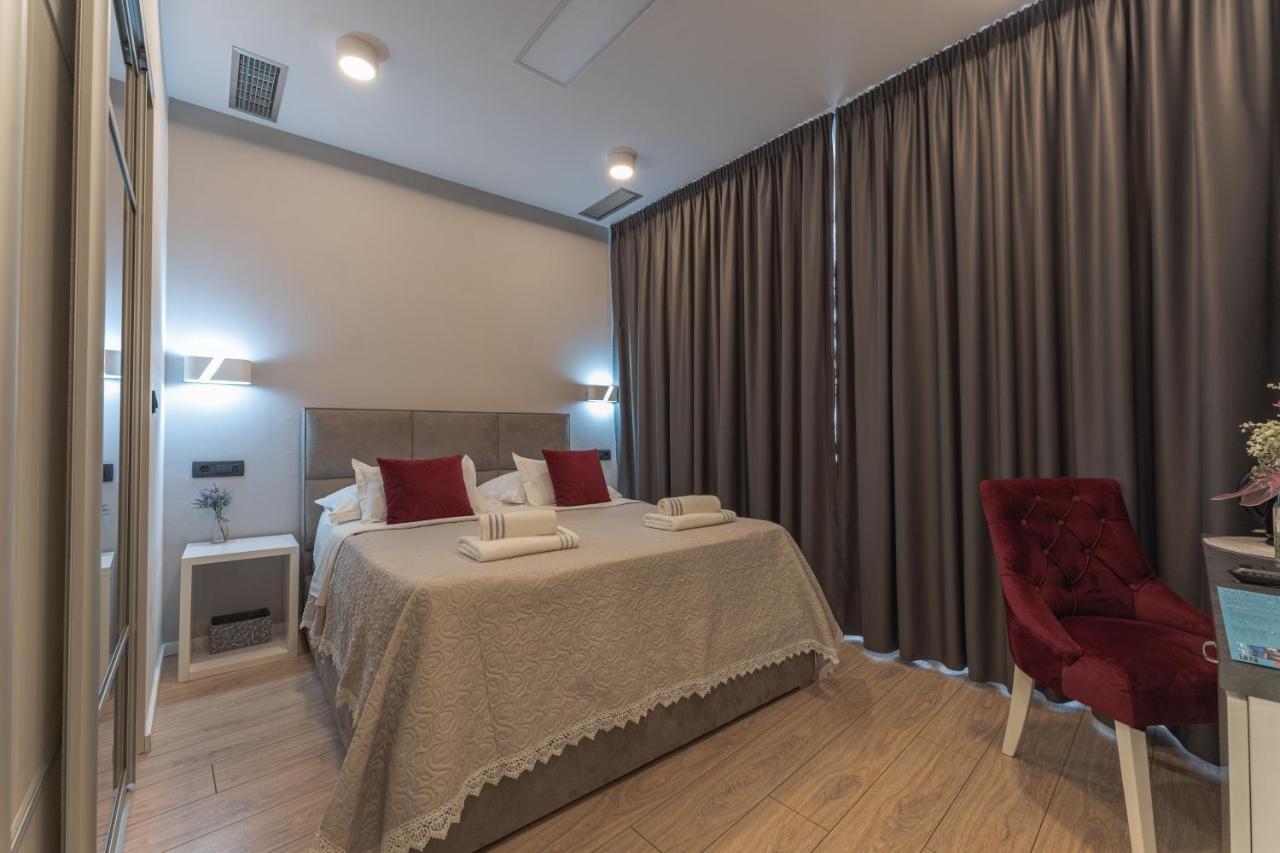 Sky & Sun Luxury Rooms With Private Parking In The Garage Zadar Exterior foto