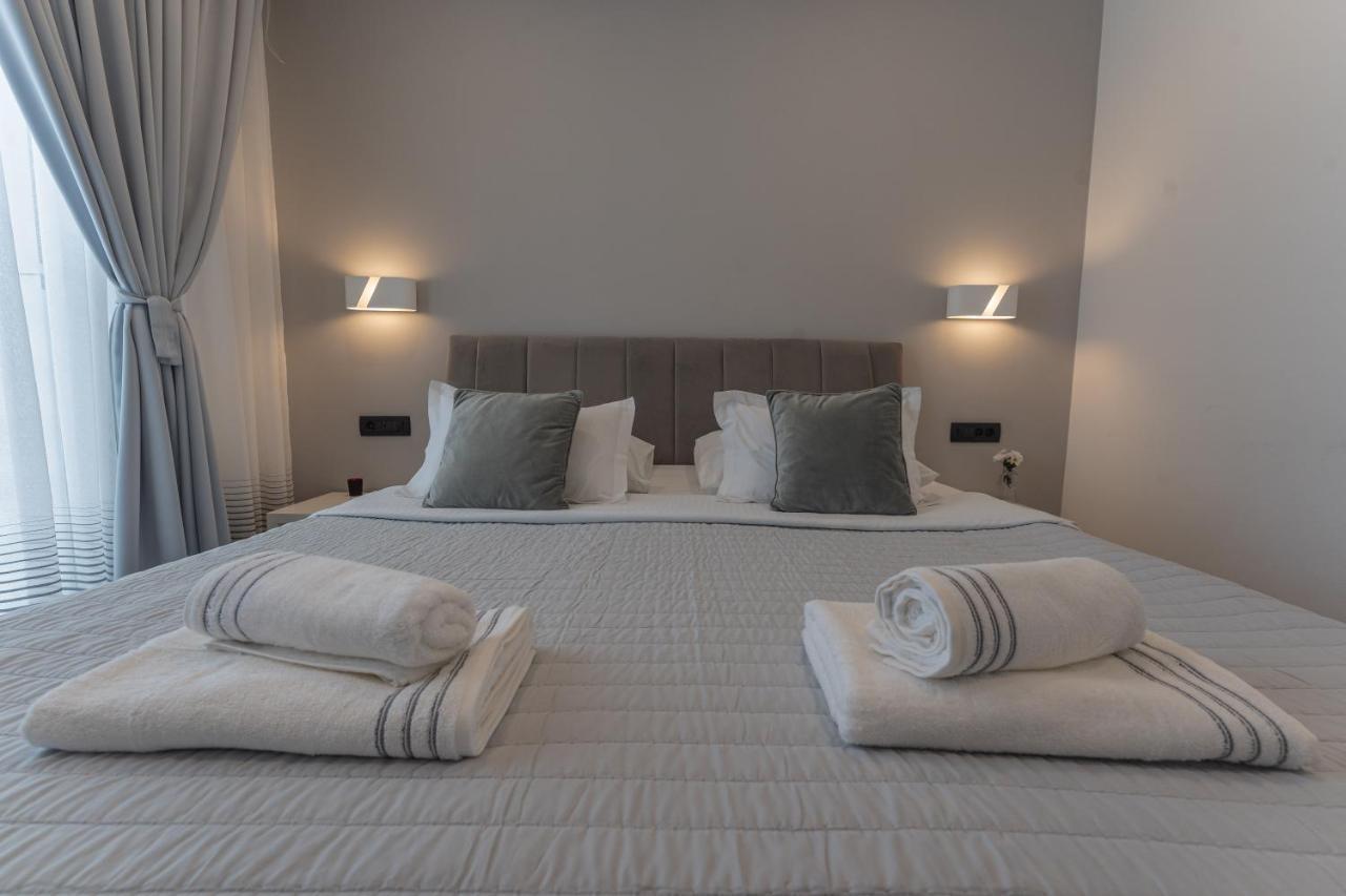 Sky & Sun Luxury Rooms With Private Parking In The Garage Zadar Exterior foto